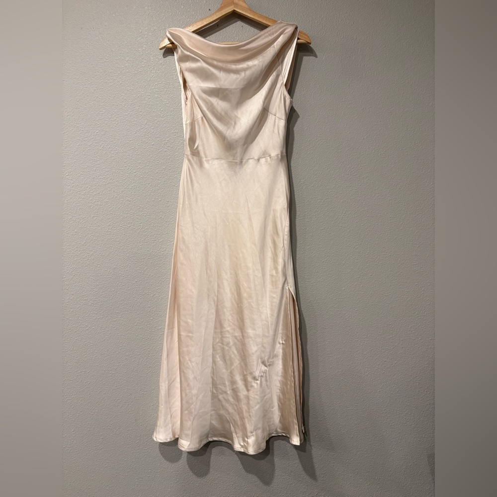 Chic Backless Cream Dress